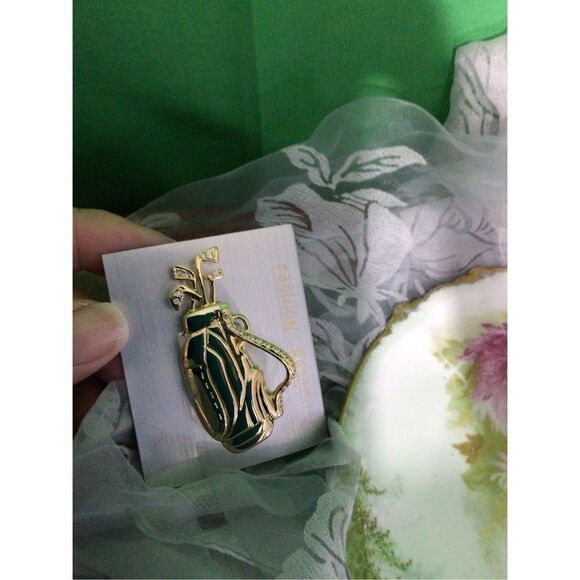 Golfing Brooch Pin Artisan Golf Bag & Clubs Fashion Jewelry - Picture 2 of 15